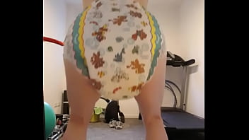 [Diaper, Slut, Squat] Diaper Squat